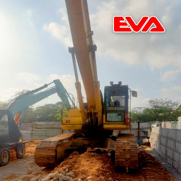 KOMATSU | Excavator | PC450LC-8 | 2016 - Image 3
